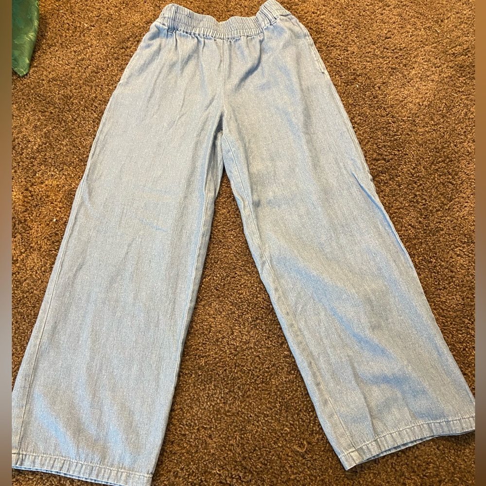 Light blue loose pants